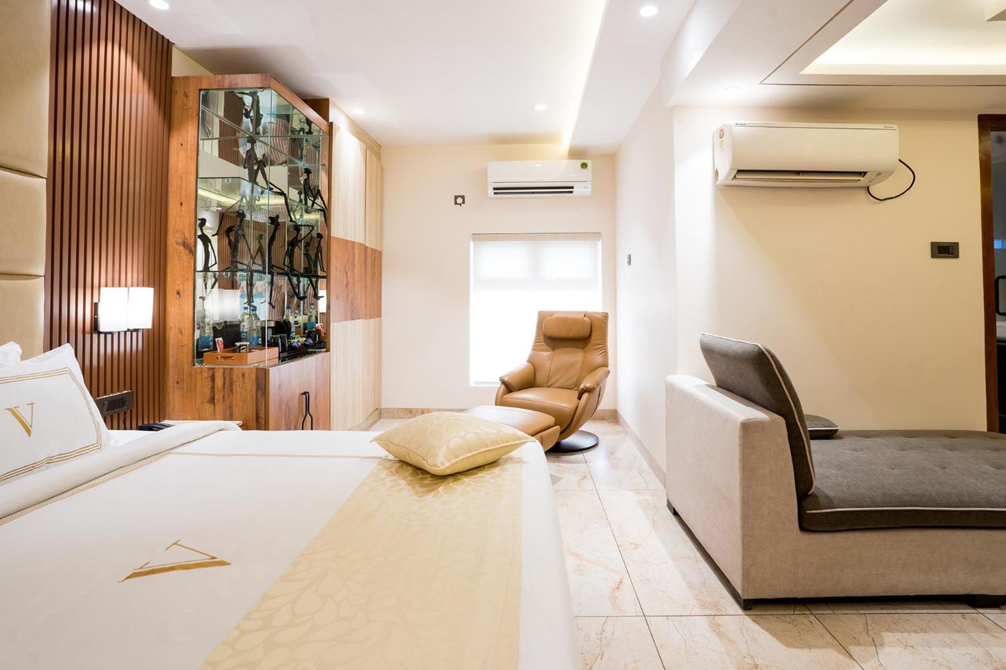 Hotel Oriva Vinflora Residency - Nr Lv Prasad Hospital, Banjara Hills Hyderabad Esterno foto