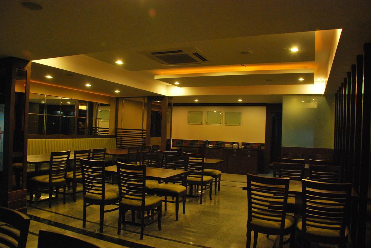 Hotel Oriva Vinflora Residency - Nr Lv Prasad Hospital, Banjara Hills Hyderabad Esterno foto