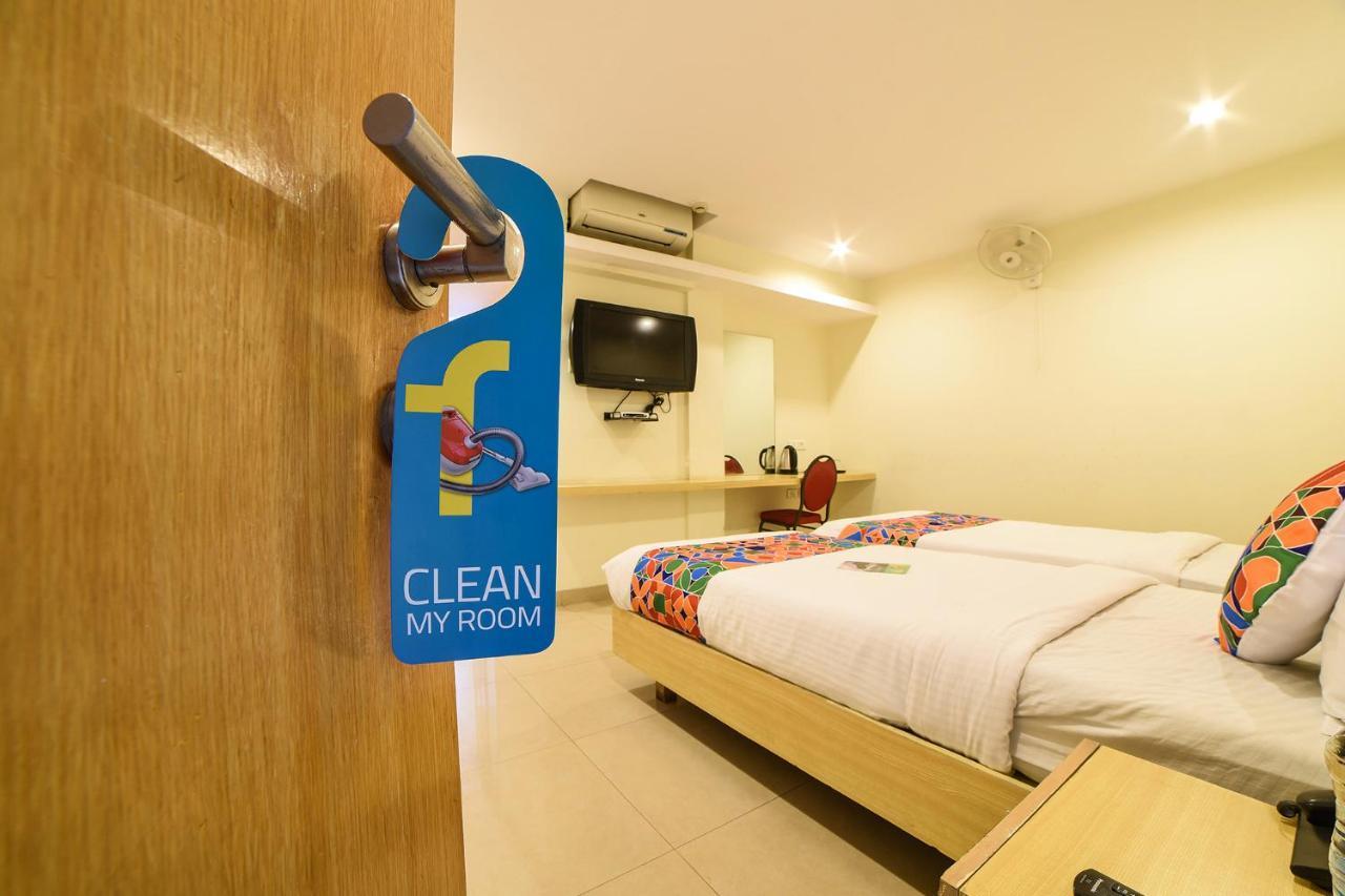 Hotel Oriva Vinflora Residency - Nr Lv Prasad Hospital, Banjara Hills Hyderabad Esterno foto