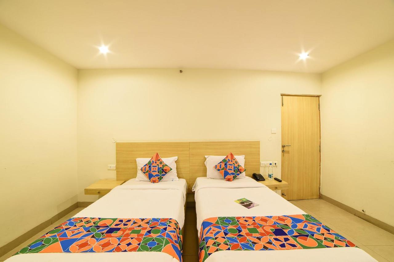 Hotel Oriva Vinflora Residency - Nr Lv Prasad Hospital, Banjara Hills Hyderabad Esterno foto